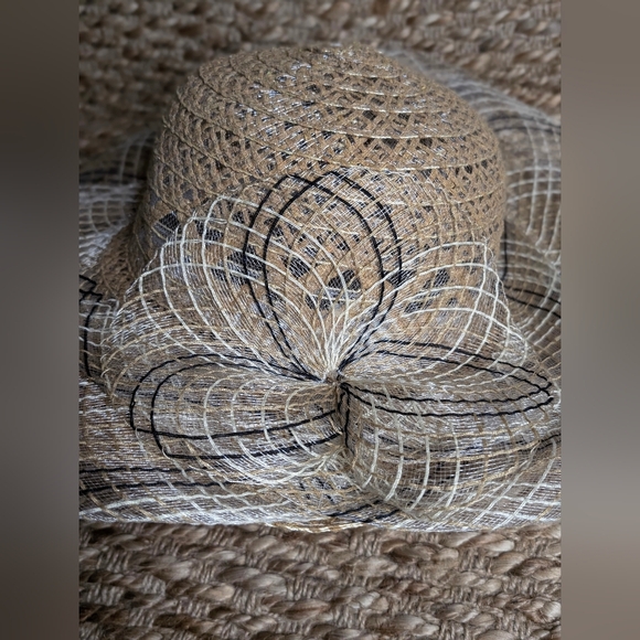 Kentucky Derby Hat, Church Hat Tan Black And White. Fancy Hat, lightweight NWOT - Picture 6 of 8